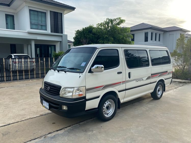 Toyota Hiace 2004 2.5 Van ดีเซล ไม่ติดแก๊ส เกียร์ธรรมดา ขาว รูปที่ 2