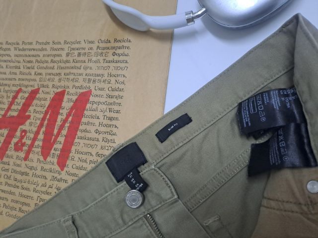 กางเกงขาสั้นสีเขียวขี้ม้า ทรง Slimfit แบรนด์ H and M รูปที่ 3
