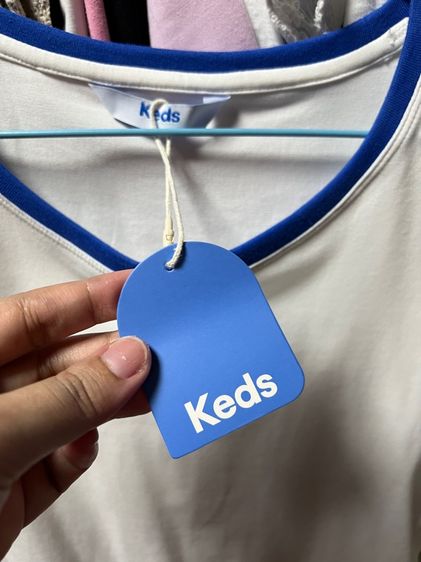 เสื้อยืด keds L ไม่เคยใส่ ป้ายติด