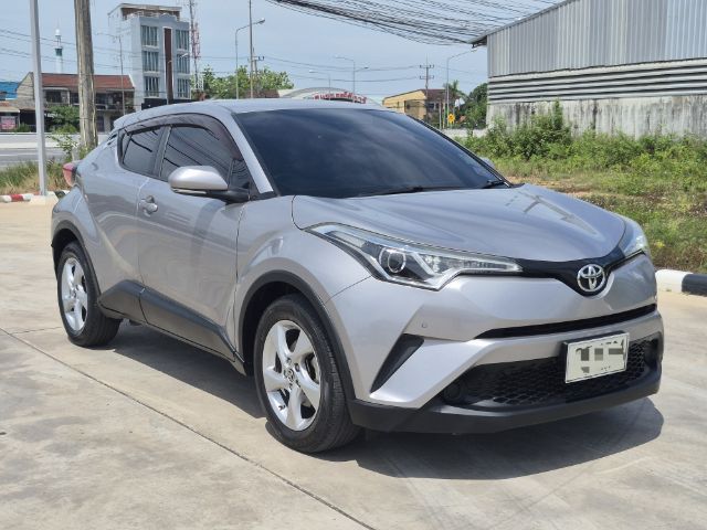 Toyota C-HR 2018 1.8 Mid Sedan เบนซิน ไม่ติดแก๊ส เกียร์อัตโนมัติ เทา รูปที่ 3