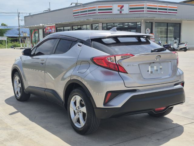 Toyota C-HR 2018 1.8 Mid Sedan เบนซิน ไม่ติดแก๊ส เกียร์อัตโนมัติ เทา รูปที่ 4