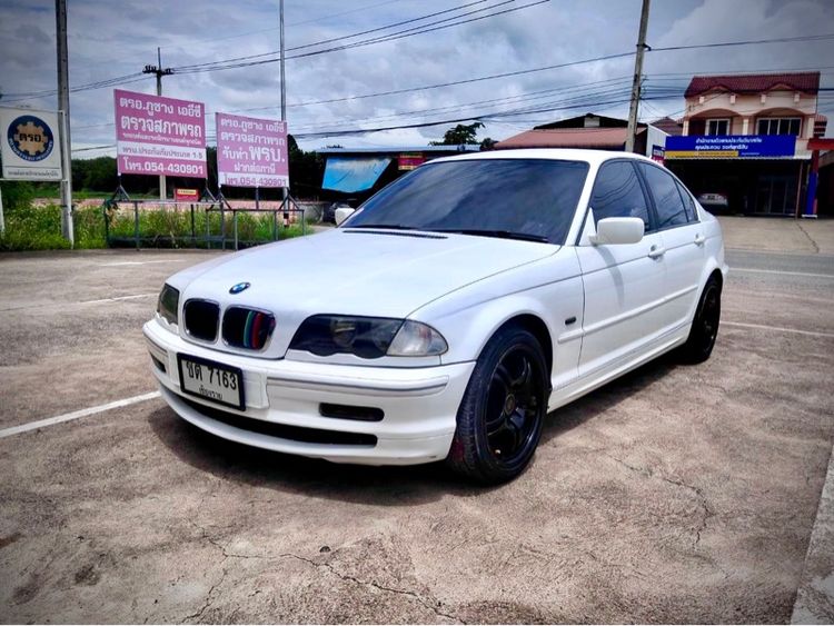 BMW Series 3 2004 318i Sedan เบนซิน เกียร์อัตโนมัติ ขาว รูปที่ 2