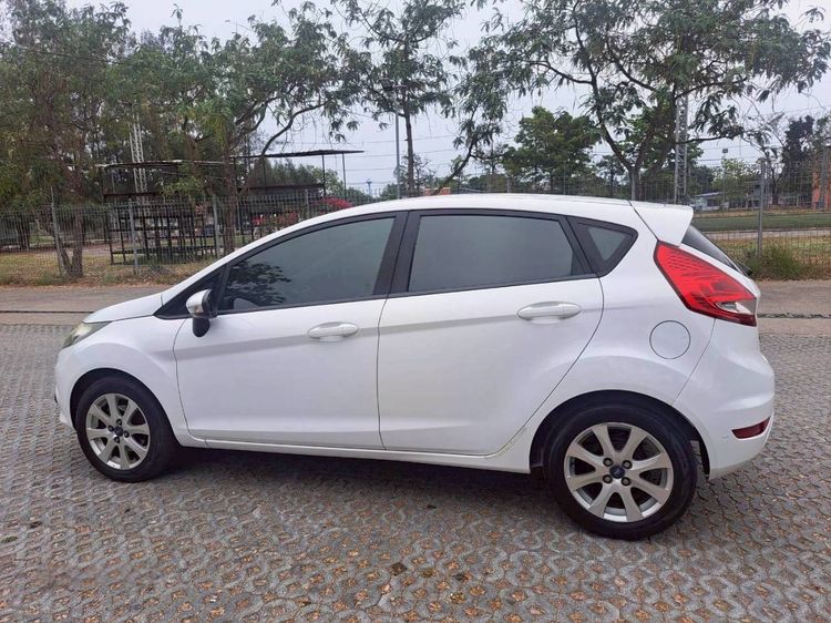 Ford Fiesta 2012 1.4 Style Sedan เบนซิน LPG เกียร์อัตโนมัติ ขาว รูปที่ 4