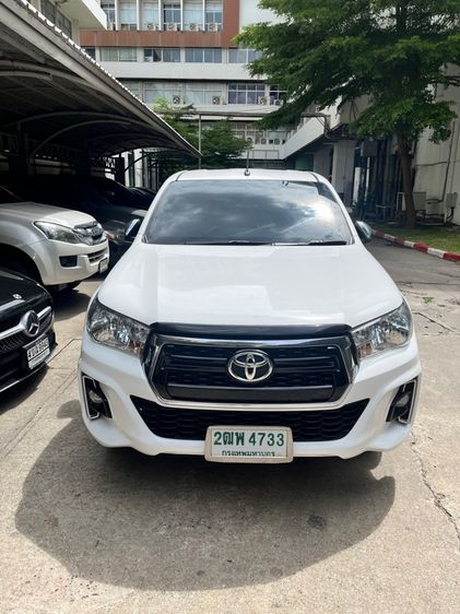 รถ Toyota Hilux Revo 2.4 J Plus สี ขาว
