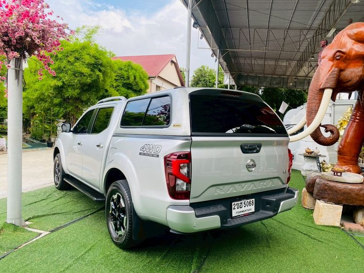 Nissan Navara 2022 2.3 VL 4WD Pickup ดีเซล ไม่ติดแก๊ส เกียร์อัตโนมัติ บรอนซ์เงิน รูปที่ 4