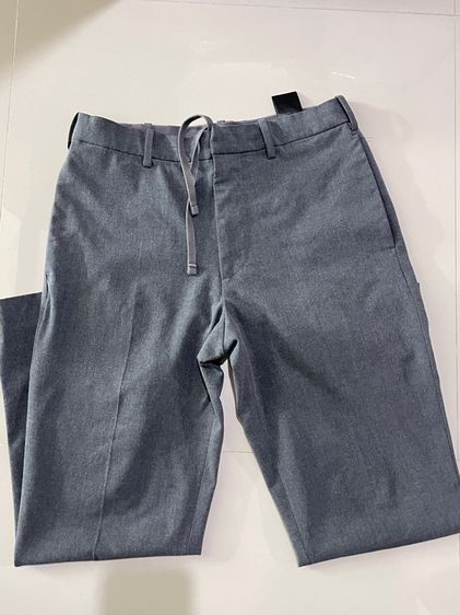 กางเกง Uniqloแท้เหมือนใหม่ ไซส์ 68-76cm เอว 30-31 นิ้ว ข้างในมีเชือกผูกลดไซส์ สีเทาดำ สีไม่เฟดไม่ขาด ทรงสวย ผ้าใส่สบายยืดหยุ่นนิดๆ ของลูก รูปที่ 2