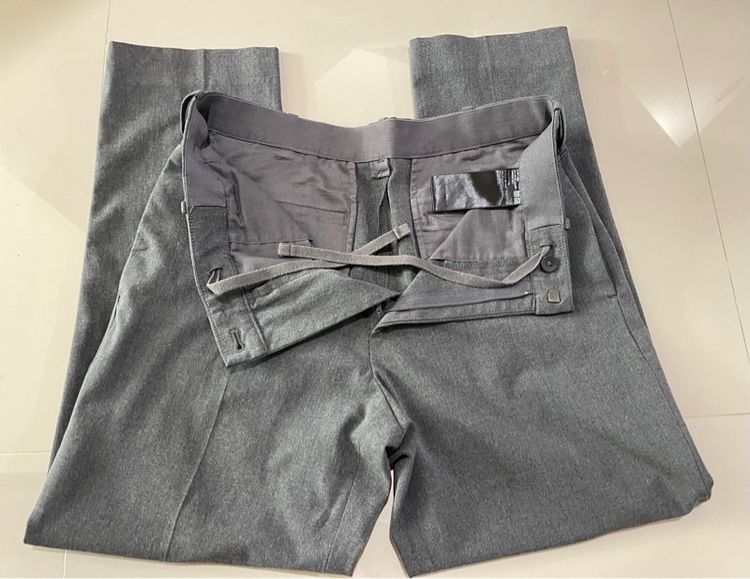กางเกง Uniqloแท้เหมือนใหม่ ไซส์ 68-76cm เอว 30-31 นิ้ว ข้างในมีเชือกผูกลดไซส์ สีเทาดำ สีไม่เฟดไม่ขาด ทรงสวย ผ้าใส่สบายยืดหยุ่นนิดๆ ของลูก รูปที่ 4