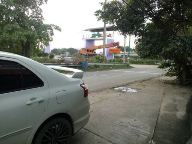 ขายตึก 3 ชั้นครึ่งพร้อมที่ดินราคาถูก รูปที่ 3