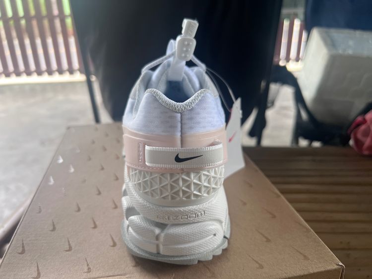 รองเท้า NIKE ZOOM VOMERO ROAM สภาพใหม่ รูปที่ 5