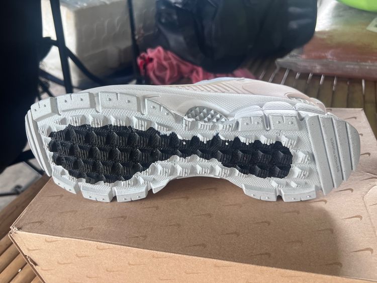 รองเท้า NIKE ZOOM VOMERO ROAM สภาพใหม่ รูปที่ 3