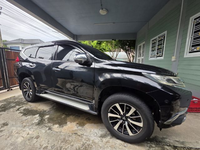 รถ Mitsubishi Pajero Sport 2.4 GT Premium 4WD สี ดำ