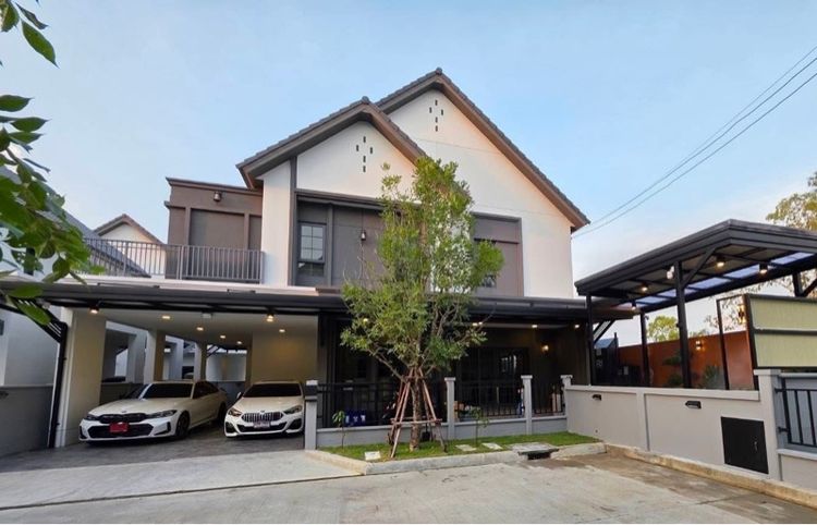 ขายหมู่บ้านเซนโทร บางนา Centro บางนา