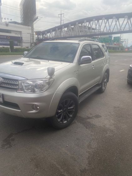 Toyota Fortuner 2011 3.0 V Utility-car ดีเซล ไม่ติดแก๊ส เกียร์อัตโนมัติ เทา รูปที่ 2