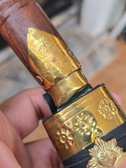 มีดกูรข่า ด้ามหายาก จากเนปาลแท้ ขนาดปลายฝักถึงด้ามจับ 24Cm. ใบมีด13.5นิ้ว ใบมีดหนาคม มีน้ำหนัก จับถนัดมือ ลายสวยงาม  รูปที่ 5