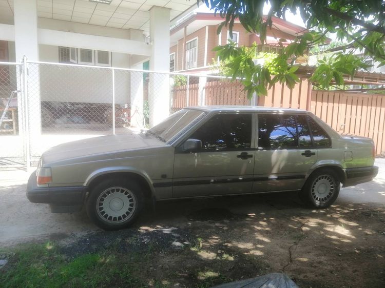 รถ Volvo 940 2.3 สี น้ำตาล