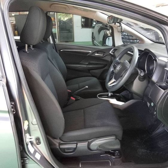 Honda Jazz 2021 1.5 V Plus i-VTEC Sedan เบนซิน ไม่ติดแก๊ส เกียร์อัตโนมัติ เทา รูปที่ 4