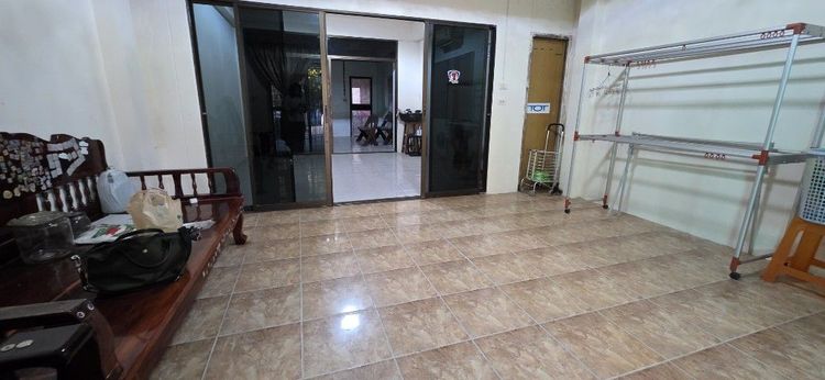 มีบางส่วน สร้างเสร็จก่อน 2010 ขายบ้านเดียว หมู่บ้านอมรทรัพย์ รูปที่ 4