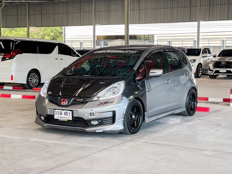 รถ Honda Jazz 1.5 SV i-VTEC สี เทา