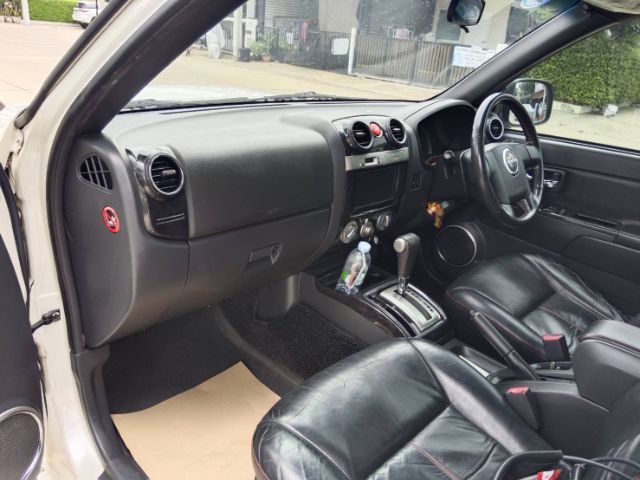 รถ Isuzu MU-7 3.0 สี ขาว