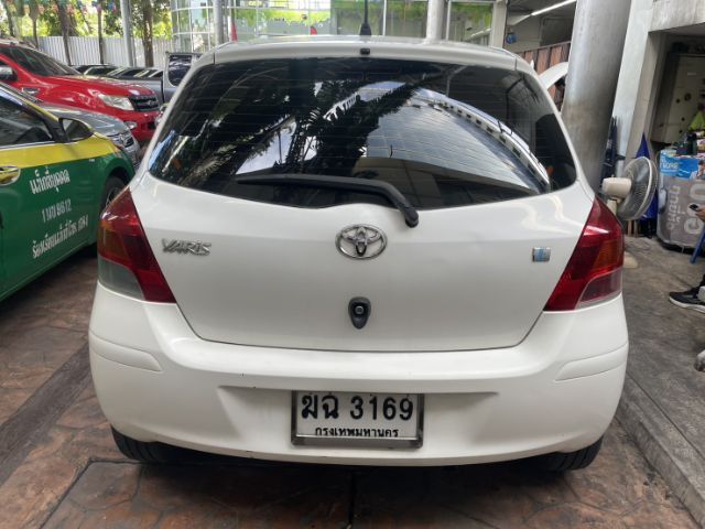 Toyota Yaris 2012 1.5 E Sedan เบนซิน ไม่ติดแก๊ส เกียร์อัตโนมัติ ขาว รูปที่ 4