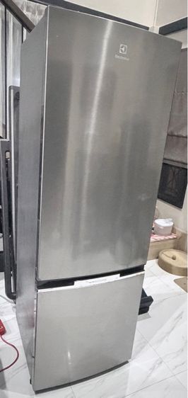 ตู้เย็น 2 ประตู ขาย ตู้เย็น Electrolux 12คิว มือ2 สภาพดีใช้งานได้ปกติ