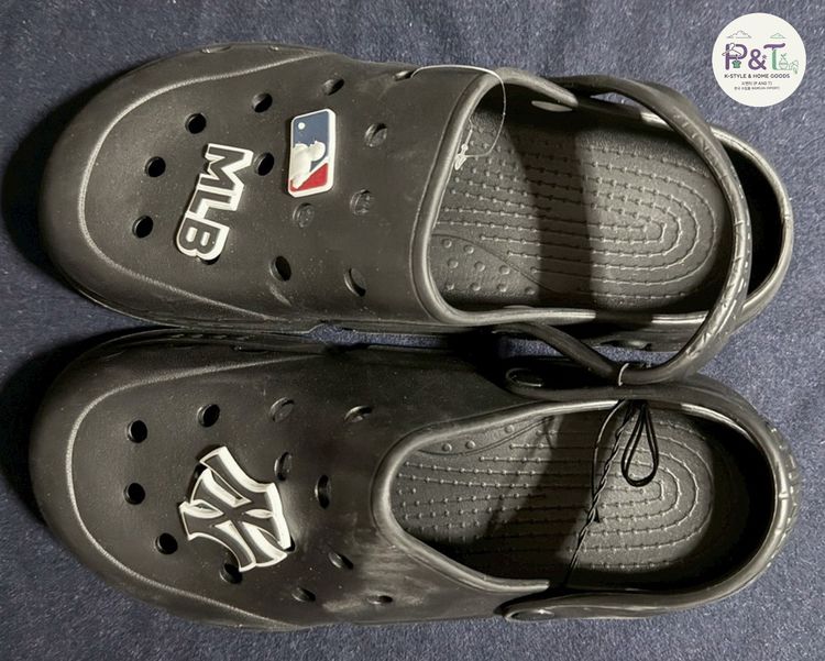 รองเท้าแตะ หนัง PU UK 9 | EU 43 1/3 | US 9.5 ดำ ขายรองเท้า MLB จากเกาหลี สภาพใหม่แกะกล่อง ไม่ผ่านการใช้งาน แท้ร้อยเปอร์เซ็นต์