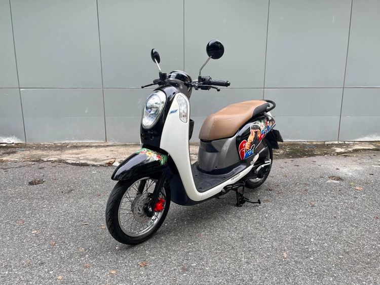 Honda รุ่น Scoopy i 110cc ปี 2013 สตาร์ทมือ