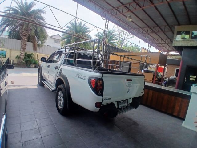 รถ Mitsubishi Triton 2.4 4WD Prime สี ขาว