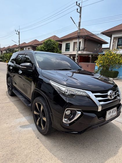รถ Toyota Fortuner 2.4 G สี ดำ