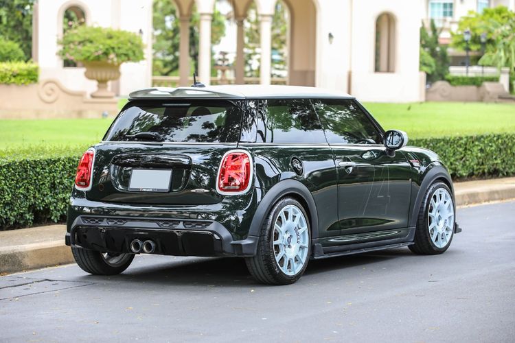 Mini JOHN COOPER WORK 2022 2.0 John Cooper Works Sedan เบนซิน ไม่ติดแก๊ส เกียร์อัตโนมัติ เขียว รูปที่ 2