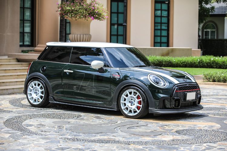Mini JOHN COOPER WORK 2022 2.0 John Cooper Works Sedan เบนซิน ไม่ติดแก๊ส เกียร์อัตโนมัติ เขียว รูปที่ 3