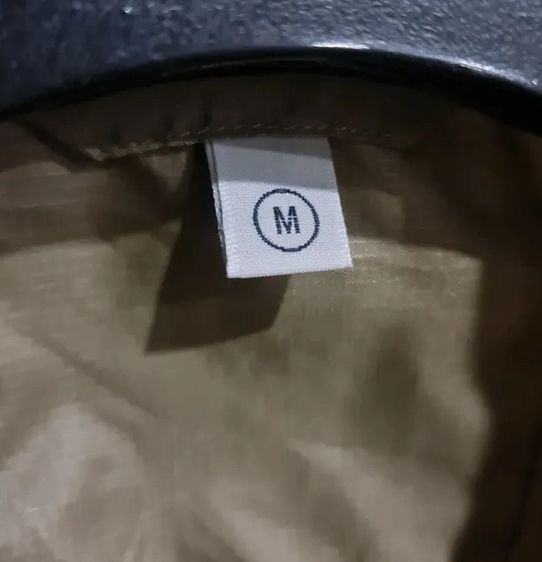 เสื้อแจ็คเก็ต Uniqlo ลุคสปอร์ต สีสวยสภาพดี ไซส์ M รูปที่ 4