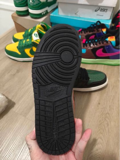 Nike Air Jordan 1 Mid  รูปที่ 4