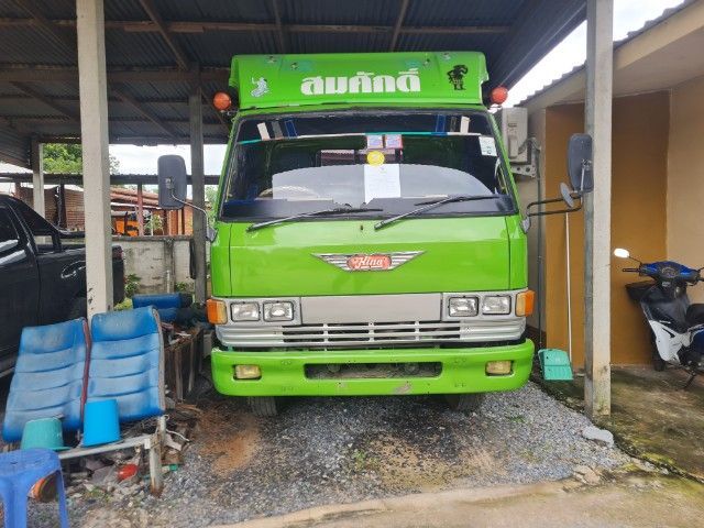 6  ล้อ Hino บนรทุก6ล้อ 117 แรง