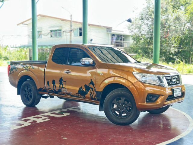 รถ Nissan Navara 2.5 E สี ส้ม