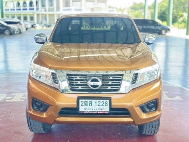 Nissan NP300-NAVARA 2020 2.5 V Pickup ดีเซล ไม่ติดแก๊ส เกียร์ธรรมดา ส้ม รูปที่ 2