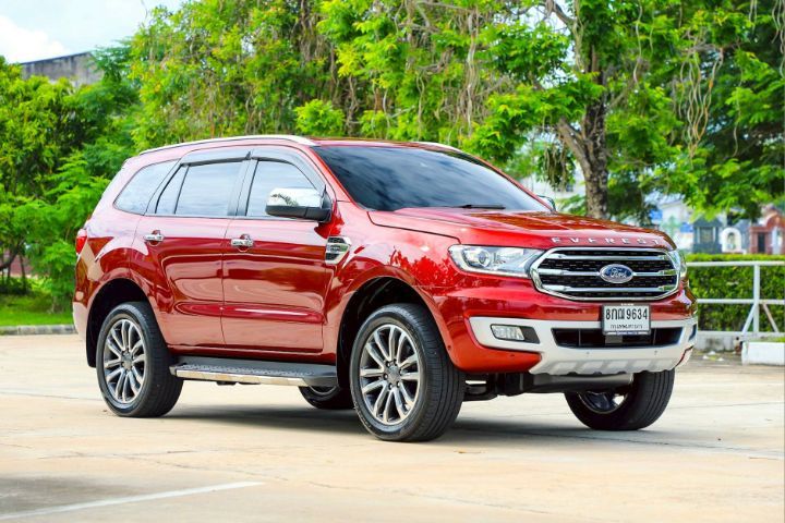 รถ Ford Everest 2.0 Titanium Plus สี แดง