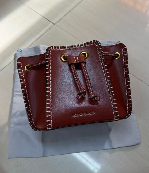 ไม่ระบุ น้ำตาล หนัง PU อื่นๆ กระเป๋า Charles Keith