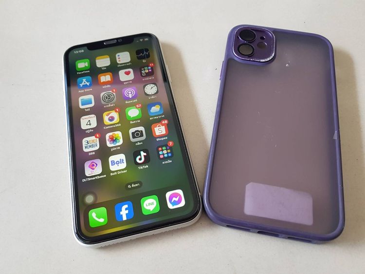 ขายมือถือไอโฟน11 iPhone 11 สีขาว 64gb สภาพสวย มีกล่อง สายชาร์จ สนใจคุยได้ครับ นัดดู-รับของได้ที่ พัทยา หรือ พัทยาจัดส่งฟรี