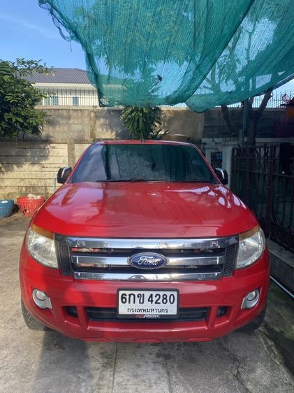รถ Ford Ranger 2.2 XLT สี แดง