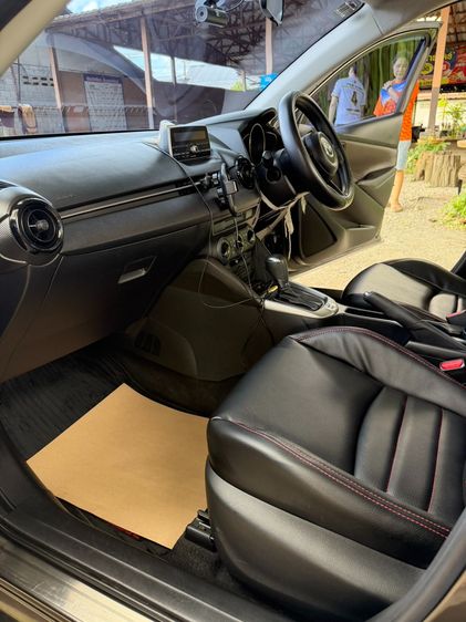 Mazda Mazda 2 2018 1.3 Standard Sedan เบนซิน เกียร์อัตโนมัติ น้ำตาล รูปที่ 4
