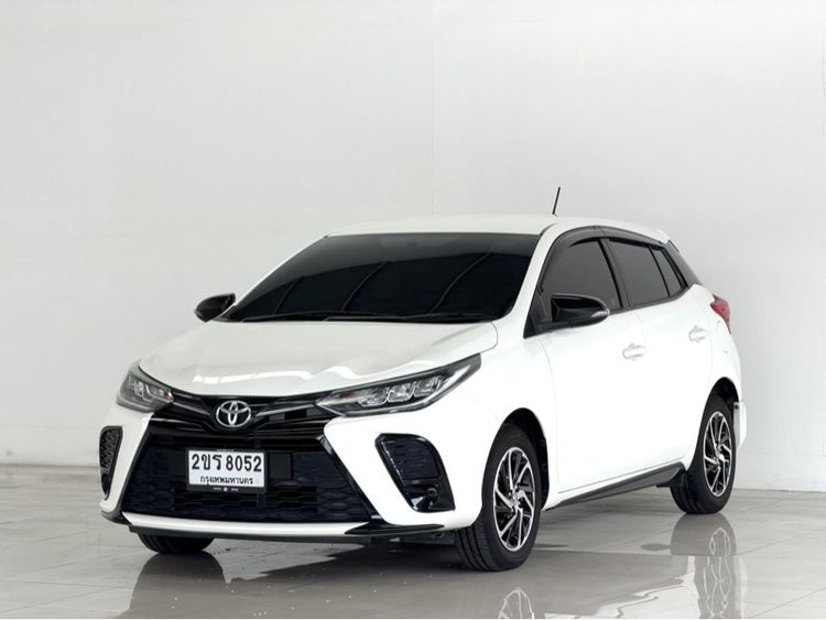รถ Toyota Yaris 1.2 Sport สี ขาว