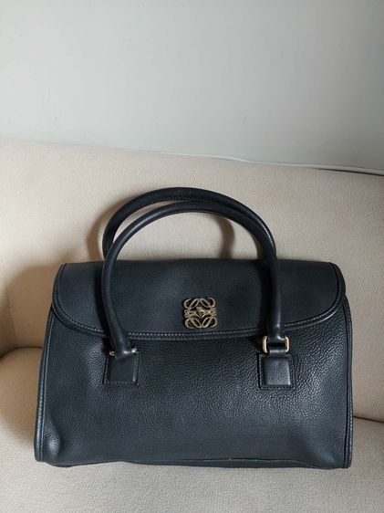 กระเป๋าถือ Loewe สีดำ 