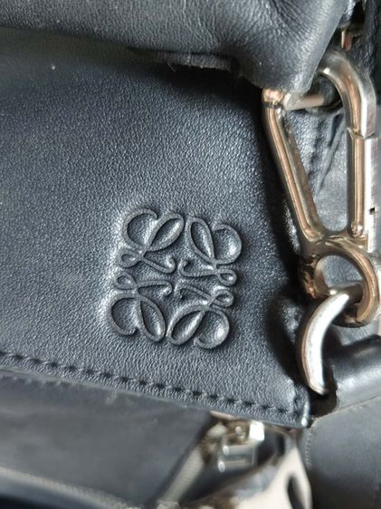 กระเป๋าสะพาย Loewe สีดำ รูปที่ 13