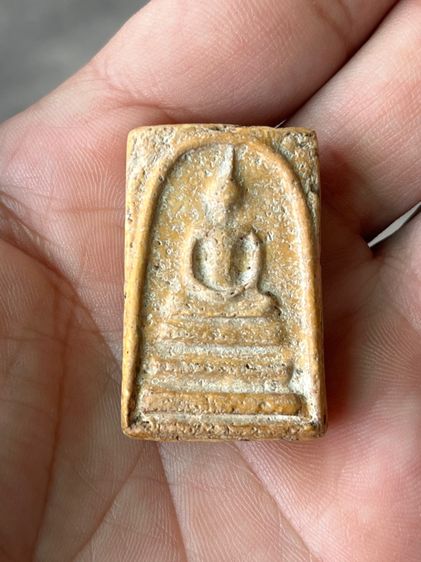 พระสมเด็จเก่าบ้านๆครับ