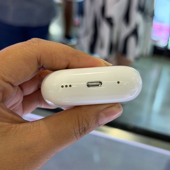 AirPods Pro (2nd generation) with MagSafe Charging Case (USB-C) สีขาว ของศูนย์ สภาพสวยมาก ครบยกกล่อง🔥🔥 รูปที่ 7