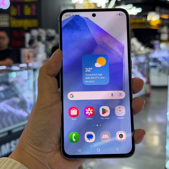 Samsung A55 5G สีดำ เครื่องศูนย์ สภาพสวยมาก จอ6.6นิ้ว แรม8รอม128 กล้อง50ล้าน(3ตัว)