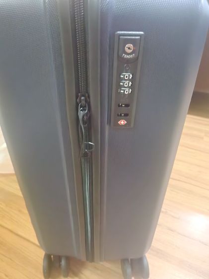 ขายด่วน กระเป๋าเดินทางขนาด 20" ของใหม่ ขอขายราคาถูก 999.- นัดรับของได้เลย