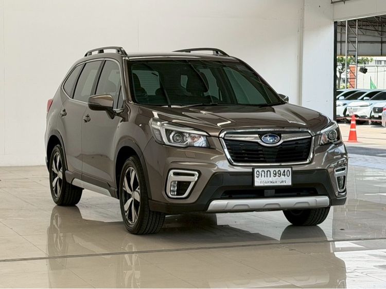 รถ Subaru Forester 2.0 i-S สี บรอนซ์ทอง