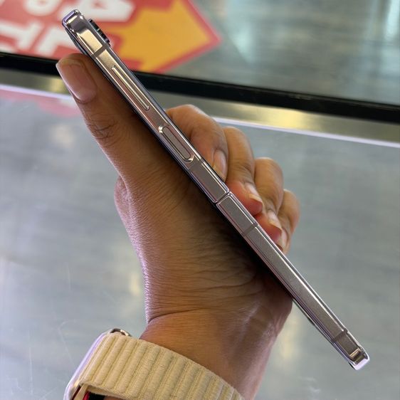 Samsung Z Flip5 256GB สี Lavender เครื่องศูนย์ สภาพสวยมาก จอ6.7นิ้ว แรม8รอม256 Snap8 Gen2 🔥🔥 รูปที่ 4